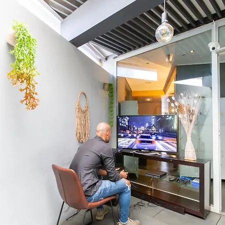 بيت شباب & Cia *