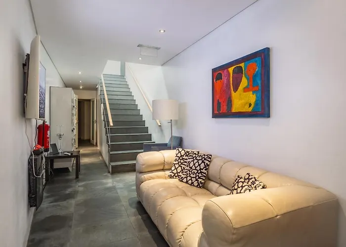 بيت شباب & Cia