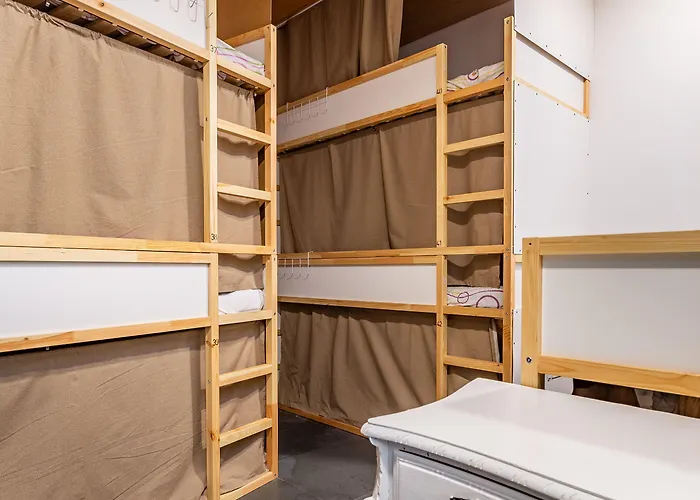 & Cia بيت شباب *